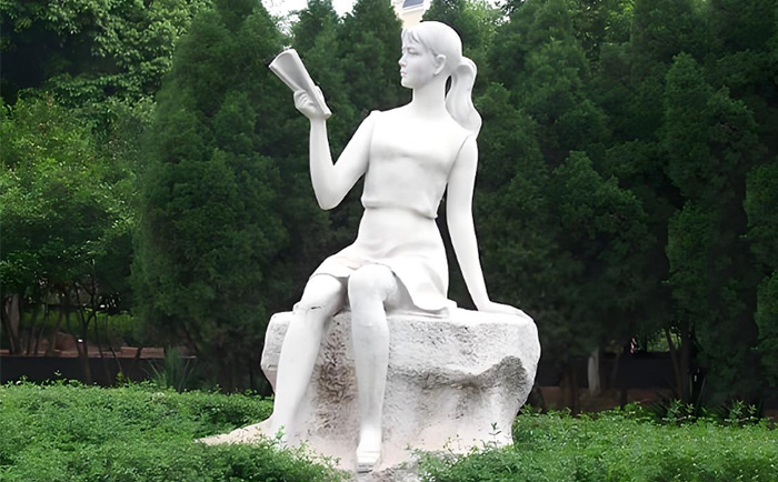 千年匠心，傳世之美——優(yōu)藝雕塑定制人物石雕藝術(shù)