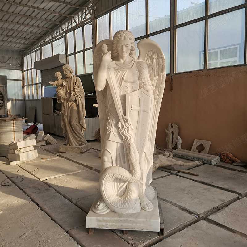 圣邁克雕塑，大理石圣邁克