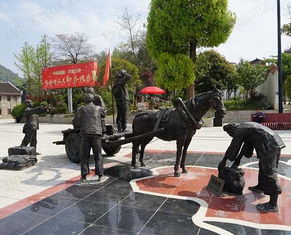 定制一座大型銅雕塑價格大致為多少？