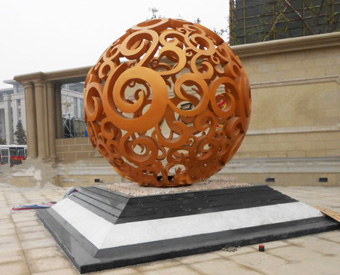 不銹鋼雕塑價(jià)格的影響因素有哪些？